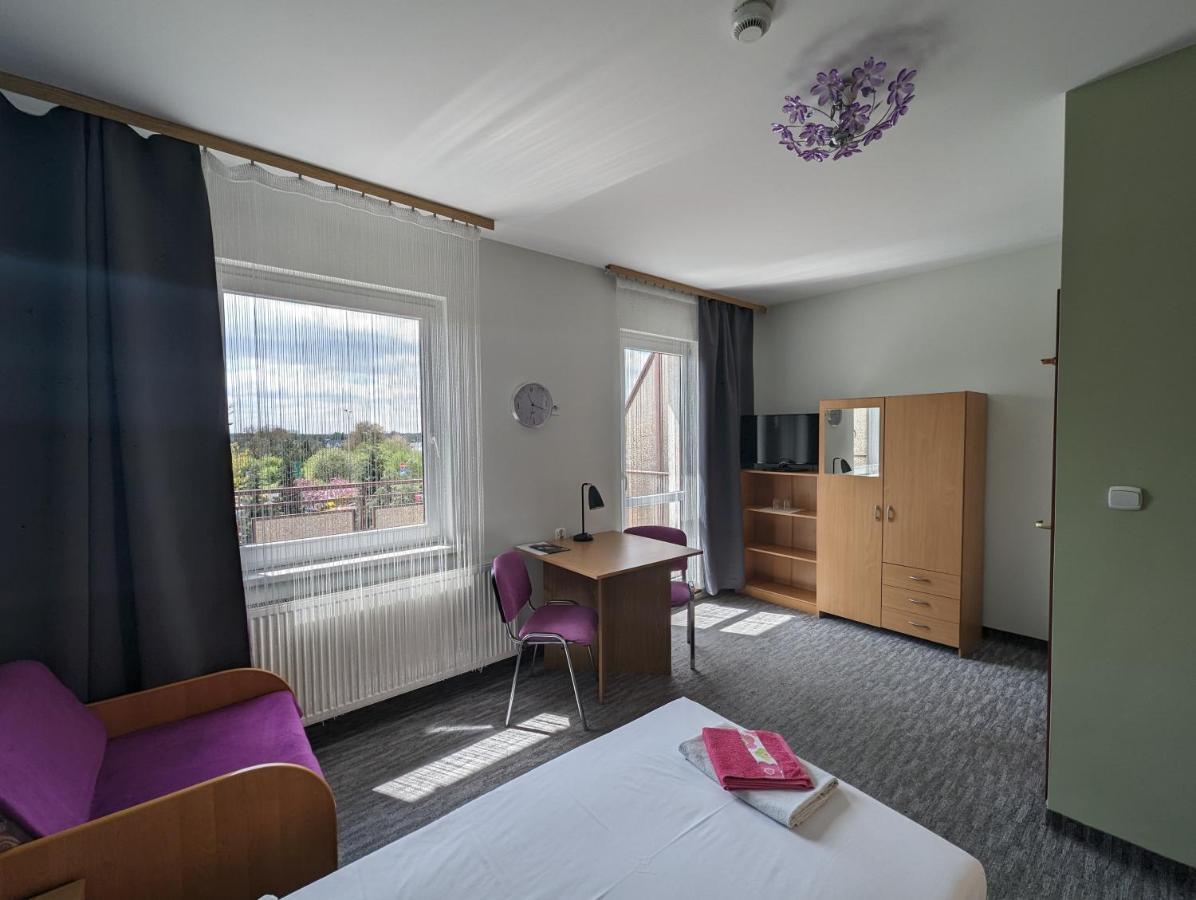 Motel Drabek Тарновськє-Гури Екстер'єр фото
