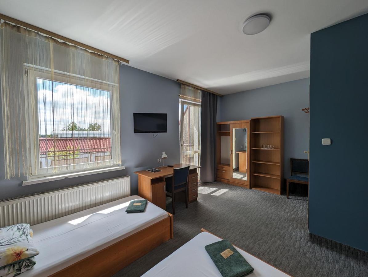 Motel Drabek Тарновськє-Гури Екстер'єр фото