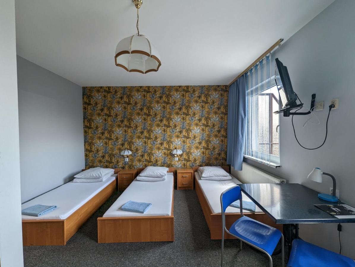 Motel Drabek Тарновськє-Гури Екстер'єр фото