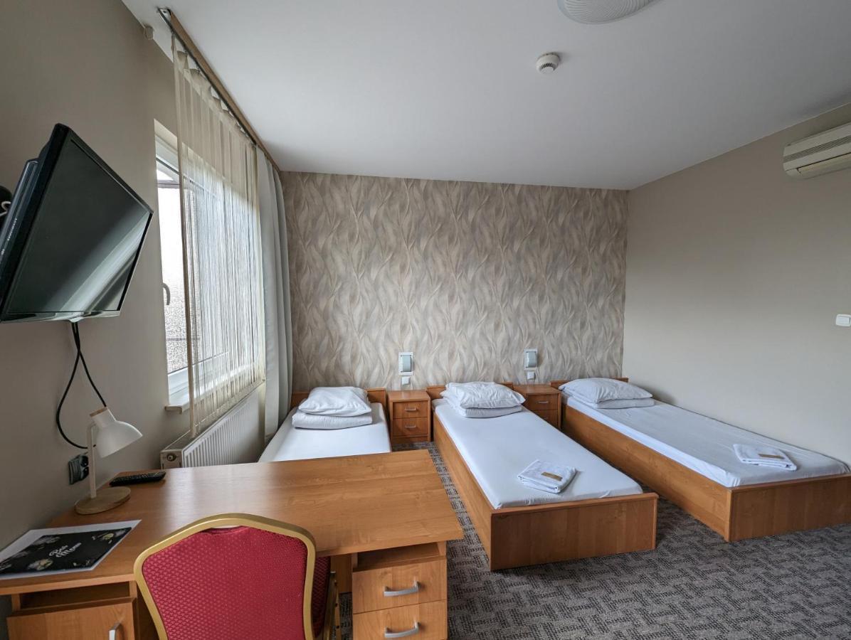 Motel Drabek Тарновськє-Гури Екстер'єр фото