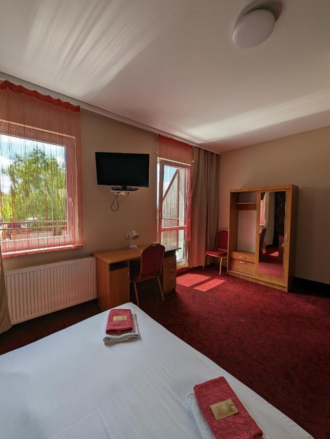 Motel Drabek Тарновськє-Гури Екстер'єр фото
