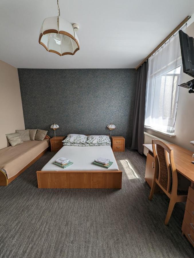 Motel Drabek Тарновськє-Гури Екстер'єр фото