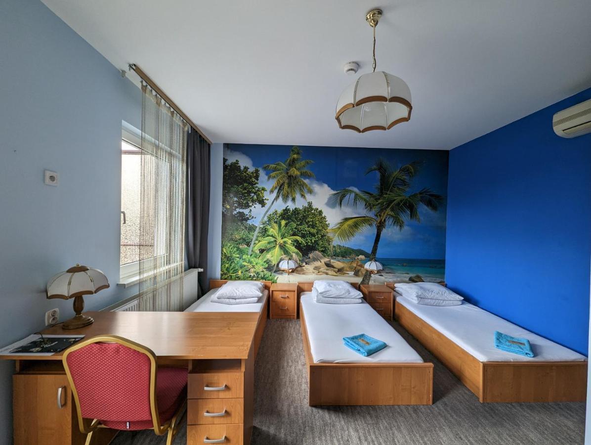 Motel Drabek Тарновськє-Гури Екстер'єр фото