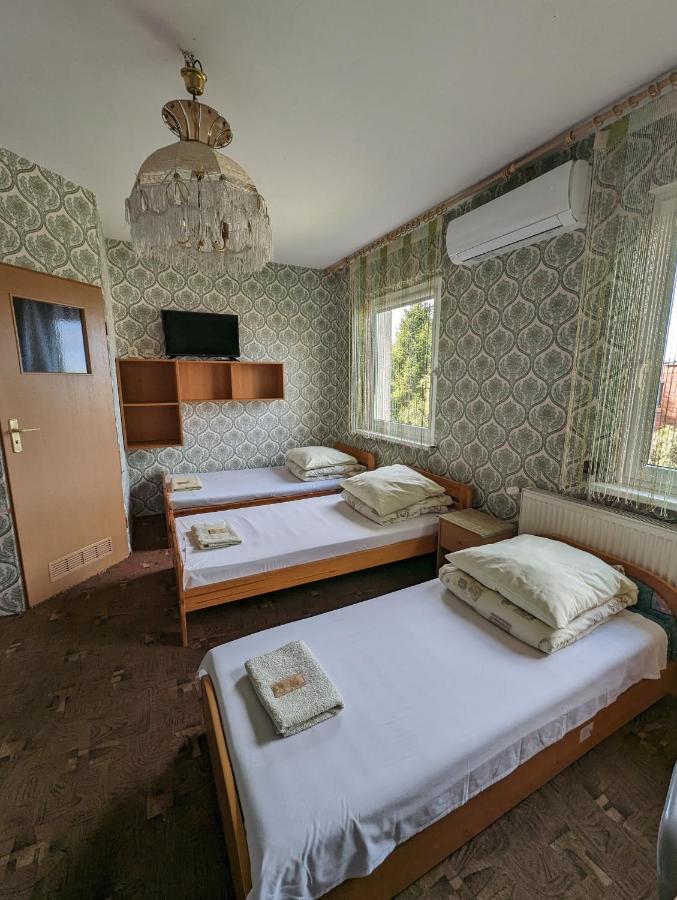 Motel Drabek Тарновськє-Гури Екстер'єр фото